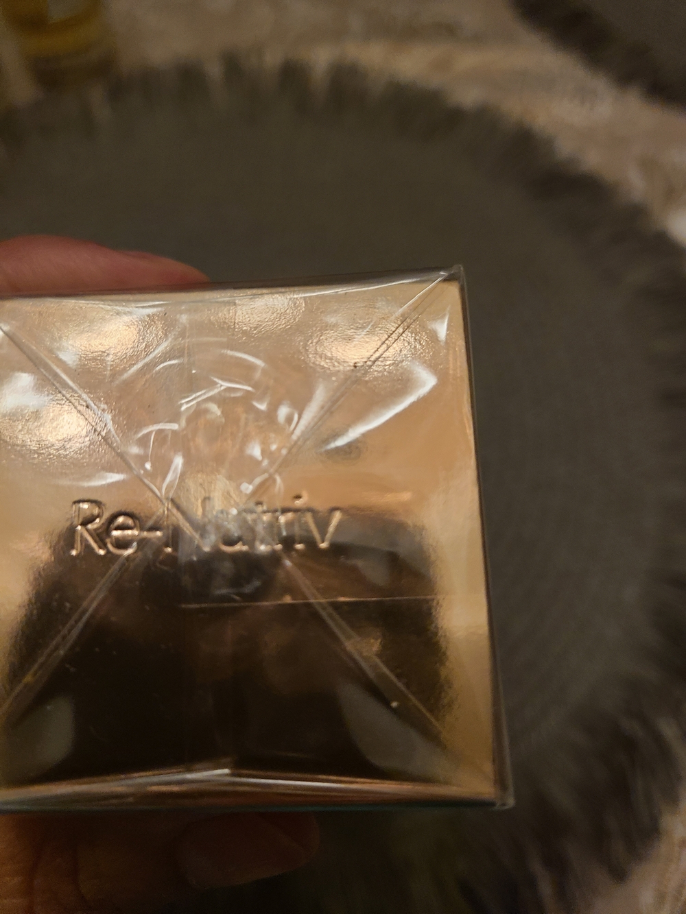 Estée Lauder Re-Nutriv Ultimate Diamond Brilliance Serum - 30ml - Picture 6 of 7